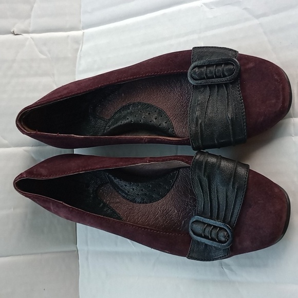 Size 7 Born Suede Leather Ballet Flats Slip On Shoes Burgundy Plum Loafers - Picture 1 of 10